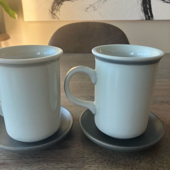 Set Of Two Vintage Otagiri Embossed Rocking Horse Mugs W Grey Rim - Picture 5 of 9